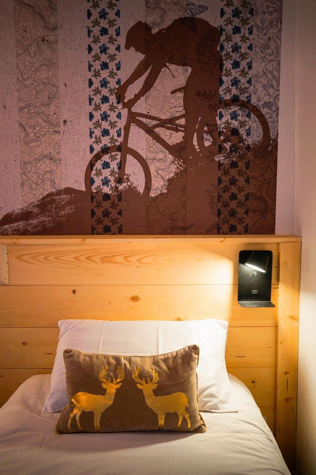 Le Petit Cerf Hotel Cervieres  Ngoại thất bức ảnh